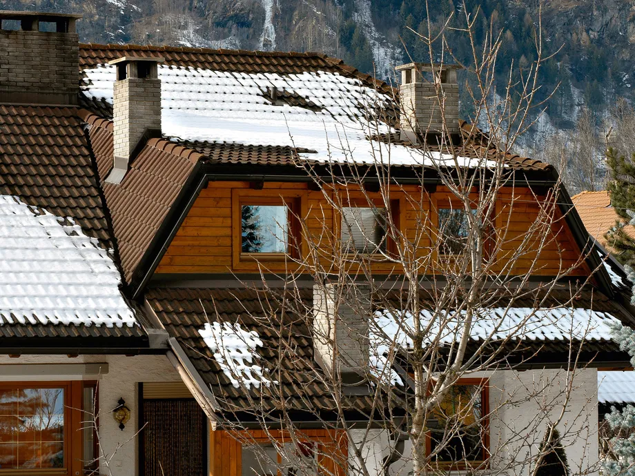 Tetti di casa in montagna