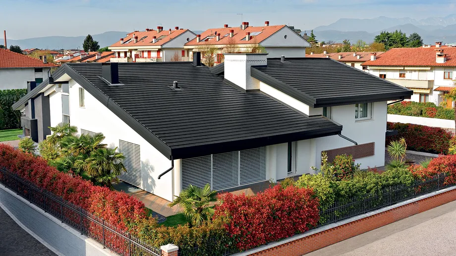 Tegola nera per bassa pendenza