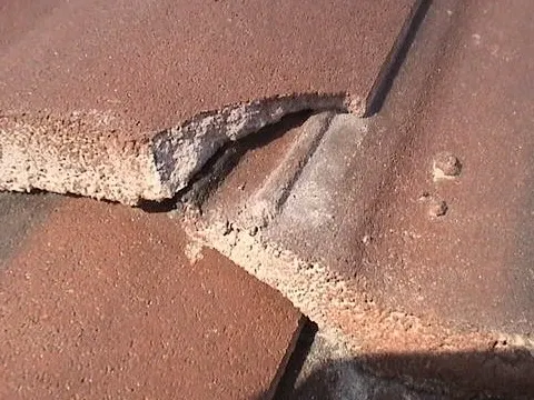 Materiale difettoso sul tetto