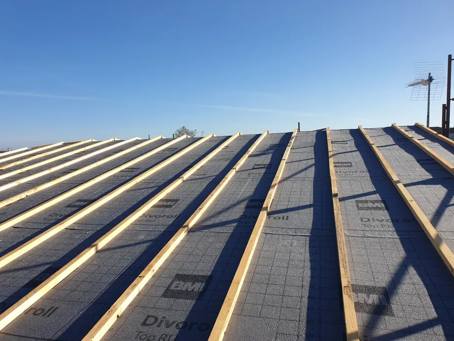 divoroll roofing 
